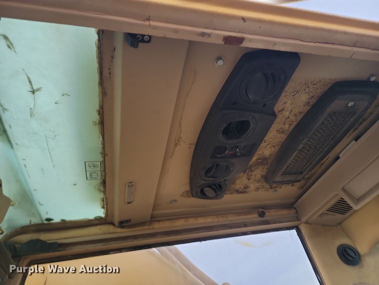 image for item KU9018 2004 Caterpillar 365BL  excavator