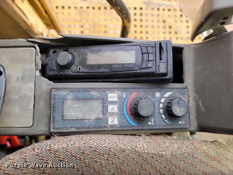 image for item KU9018 2004 Caterpillar 365BL  excavator