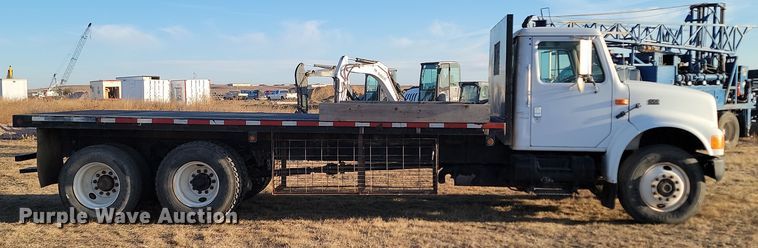 image for item KU9026 1995 International 4700  flatbed truck