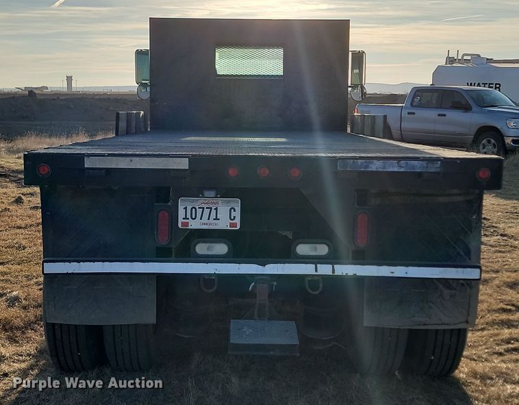 image for item KU9026 1995 International 4700  flatbed truck