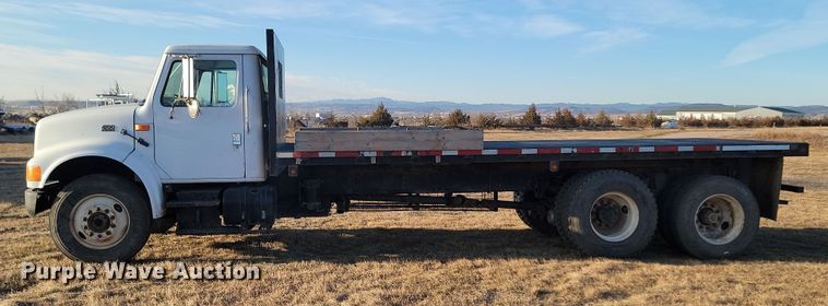 image for item KU9026 1995 International 4700  flatbed truck