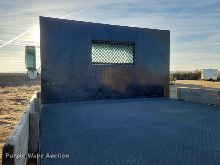 image for item KU9026 1995 International 4700  flatbed truck