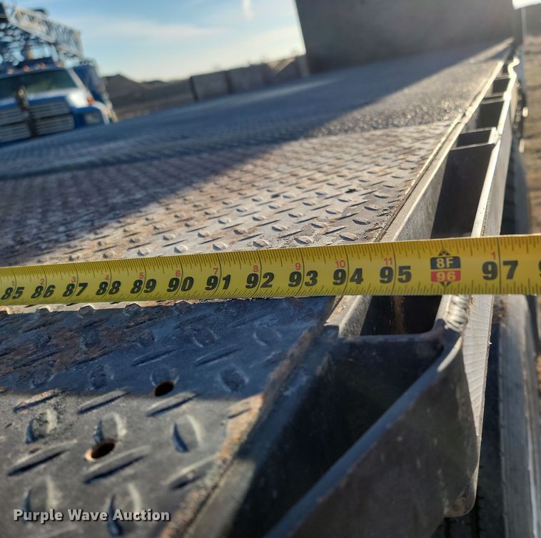 image for item KU9026 1995 International 4700  flatbed truck