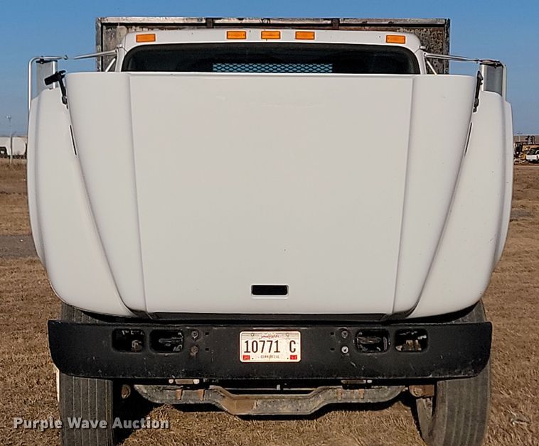 image for item KU9026 1995 International 4700  flatbed truck