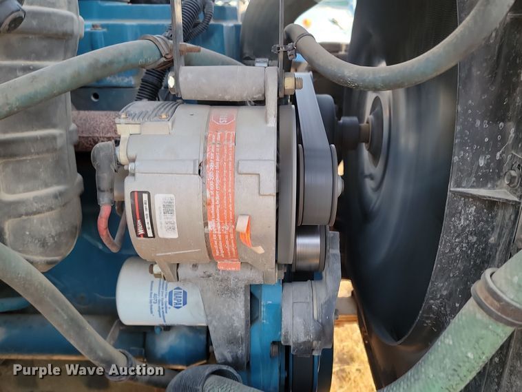 image for item KU9026 1995 International 4700  flatbed truck