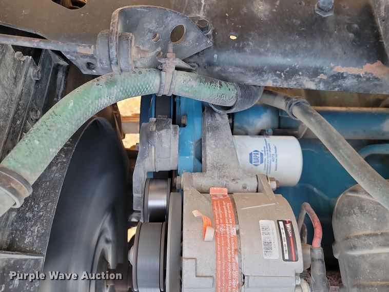 image for item KU9026 1995 International 4700  flatbed truck