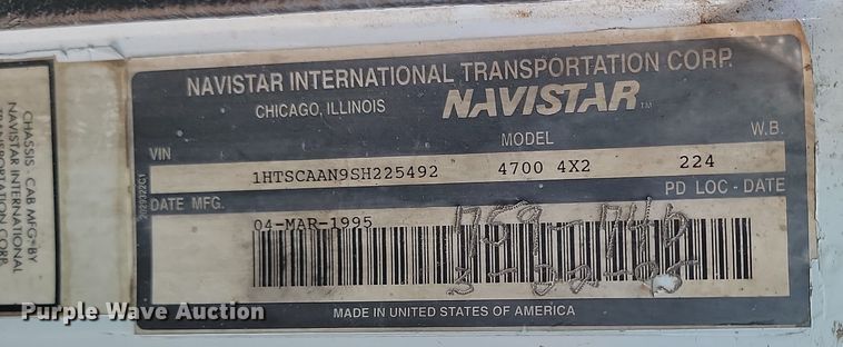 image for item KU9026 1995 International 4700  flatbed truck