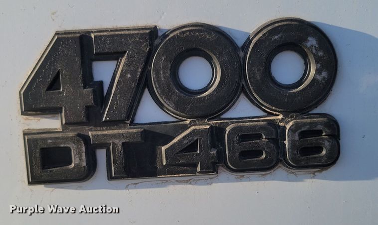 image for item KU9026 1995 International 4700  flatbed truck