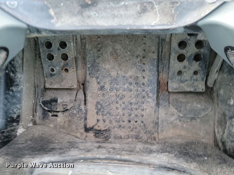 image for item KU9027 2013 Bobcat T590  tracked skid steer loader