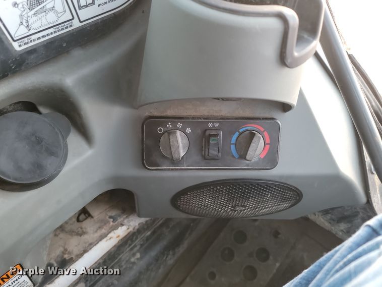 image for item KU9027 2013 Bobcat T590  tracked skid steer loader