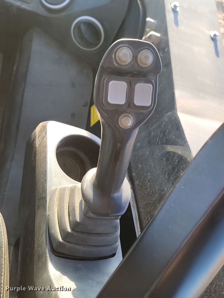 image for item KU9028 2016 JCB 260T  tracked skid steer loader