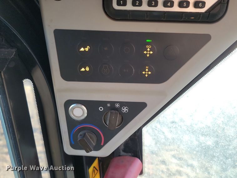 image for item KU9028 2016 JCB 260T  tracked skid steer loader