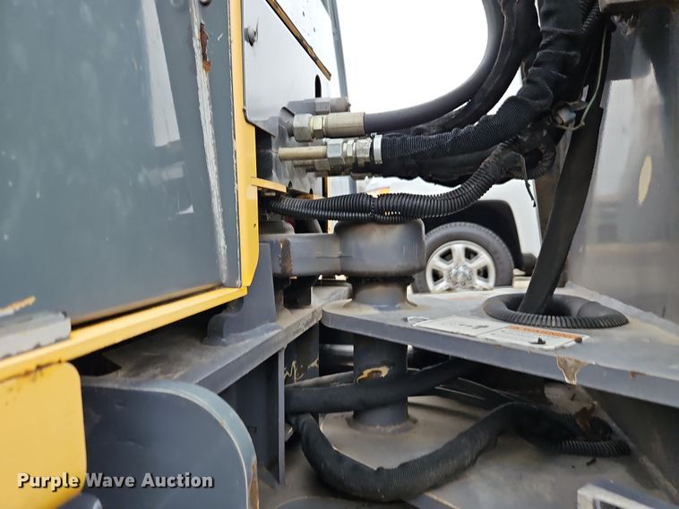 image for item LB9616 2011 Gehl AL540  wheel loader