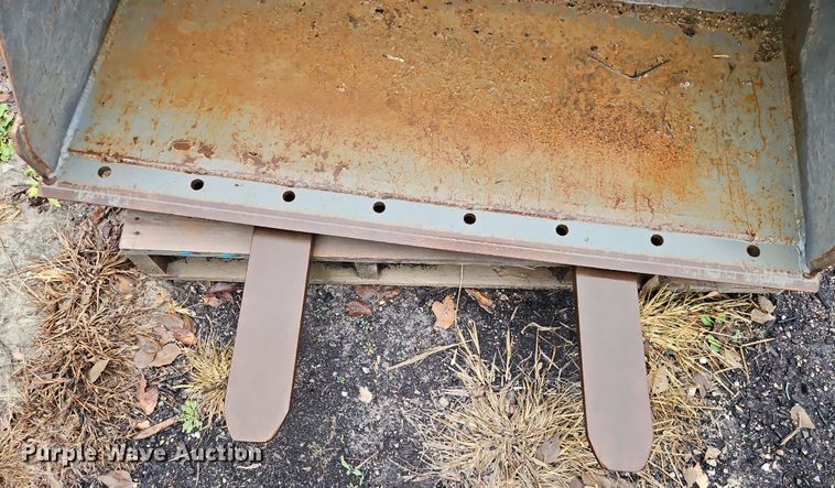 image for item LB9617 Berlon   compact wheel loader buckets and forks