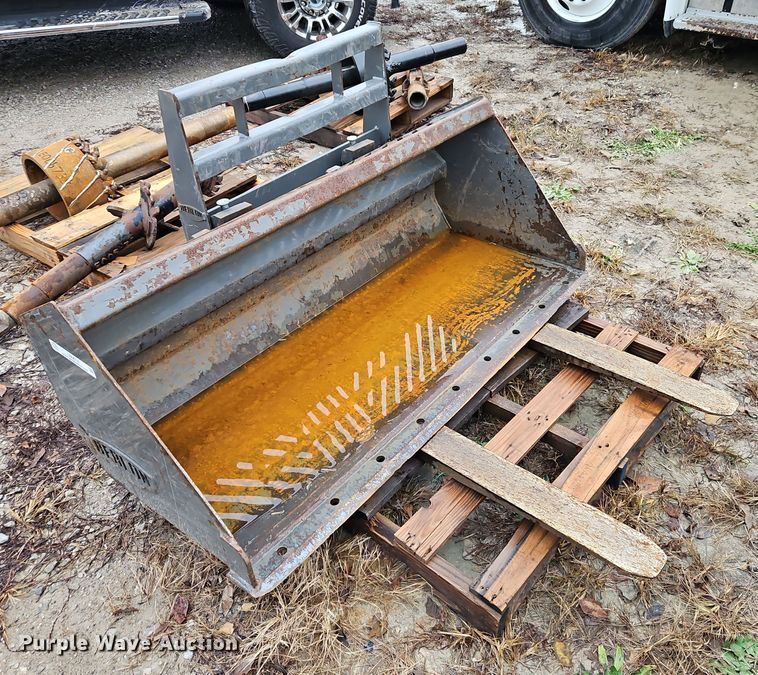 image for item LB9618 Berlon  compact wheel loader bucket and forks