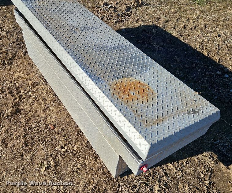 image for item LB9668 Tanks