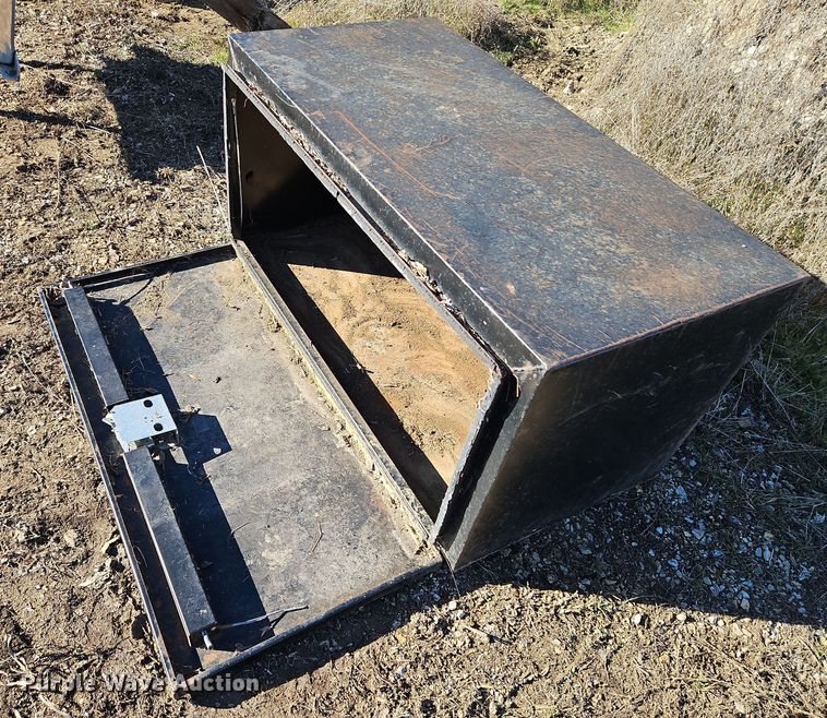 image for item LB9668 Tanks