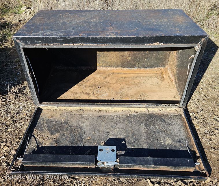 image for item LB9668 Tanks