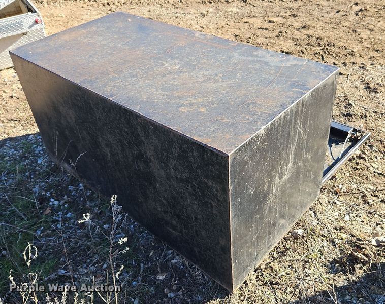 image for item LB9668 Tanks