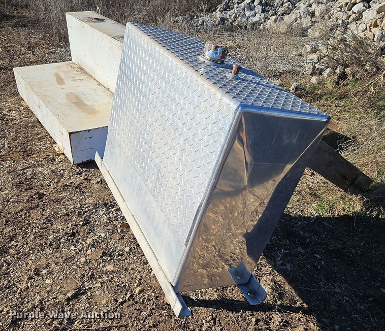 image for item LB9668 Tanks