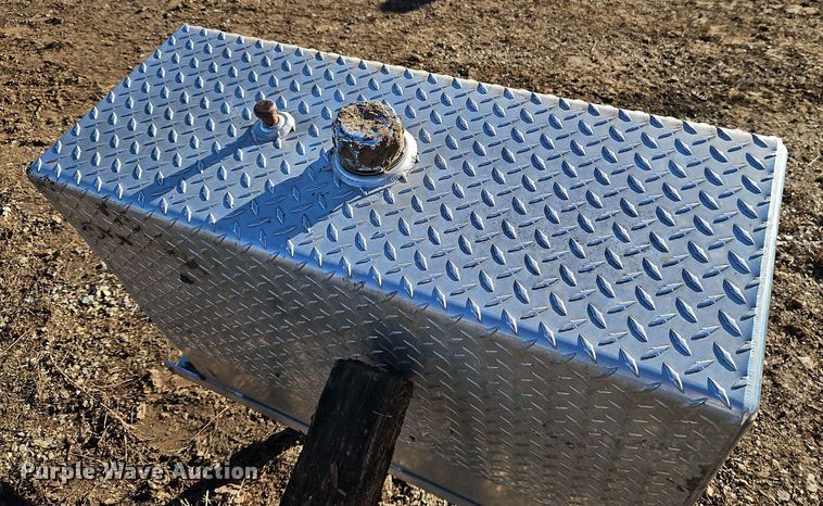 image for item LB9668 Tanks