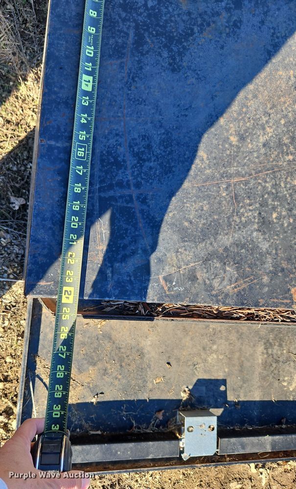 image for item LB9668 Tanks