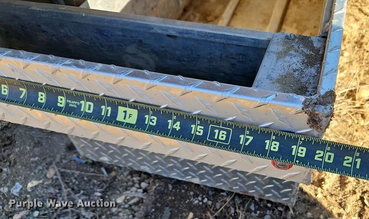 image for item LB9668 Tanks