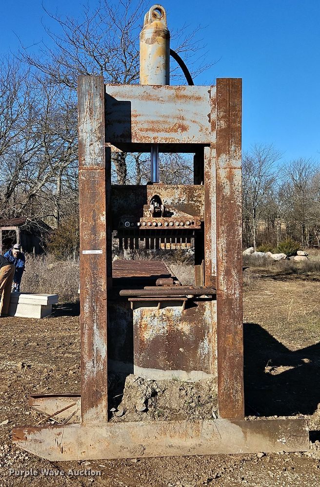 image for item LB9669 Stone splitter