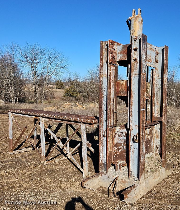 image for item LB9669 Stone splitter