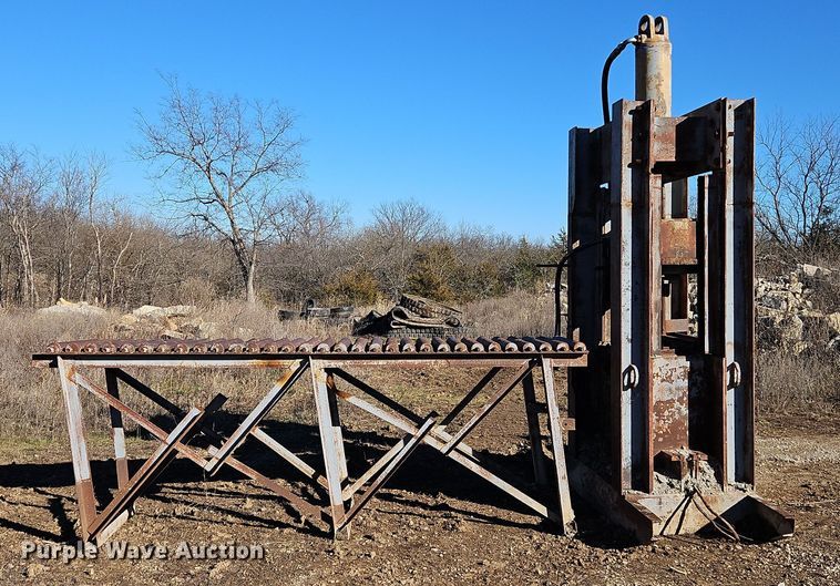 image for item LB9669 Stone splitter