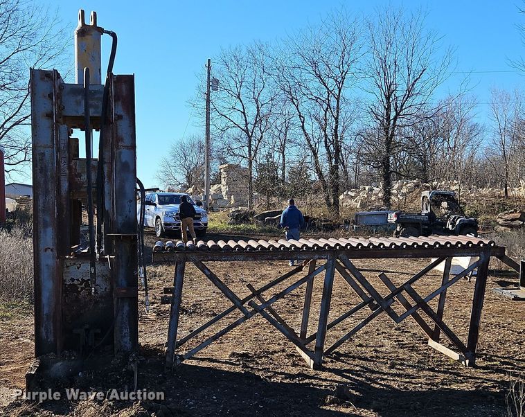 image for item LB9669 Stone splitter