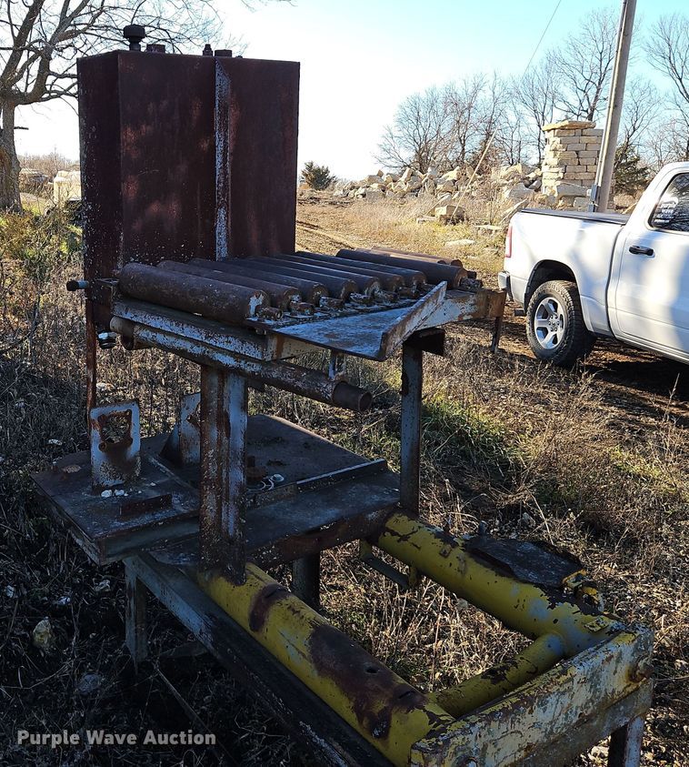 image for item LB9669 Stone splitter