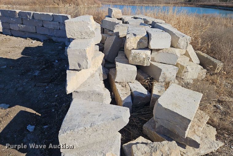image for item LB9671 (24) ton limestone ledge rock