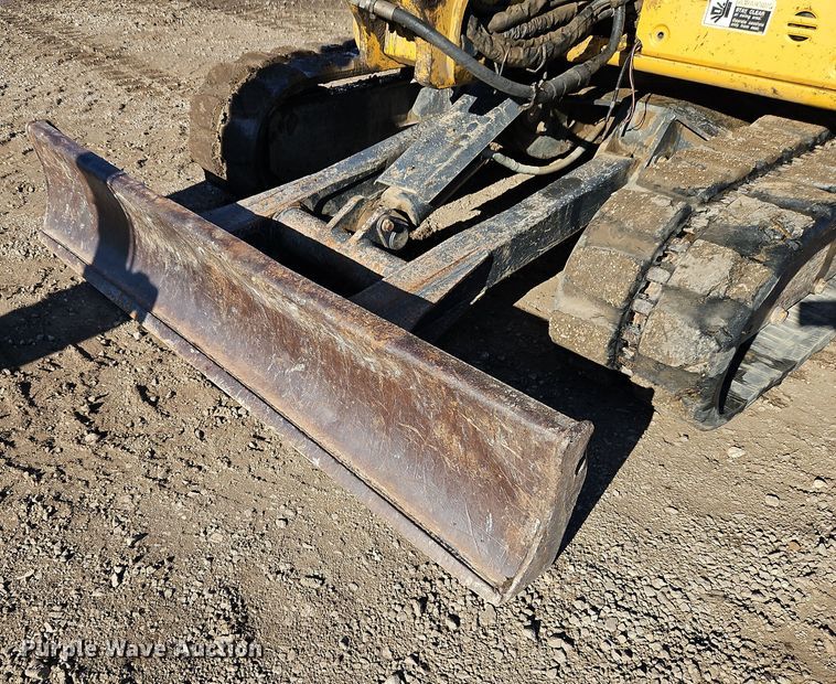 image for item LB9672 2009 John Deere 60D  mini excavator