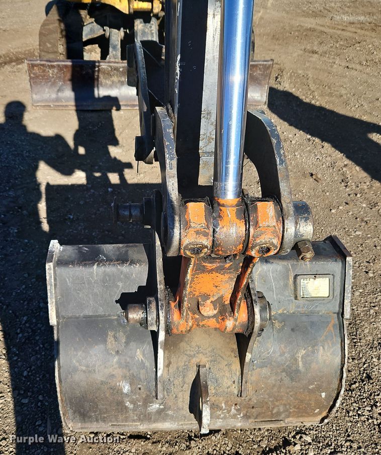 image for item LB9672 2009 John Deere 60D  mini excavator