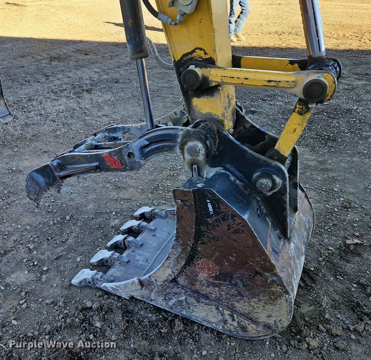 image for item LB9673 2014 Kobelco SK85CS-3E  mini excavator