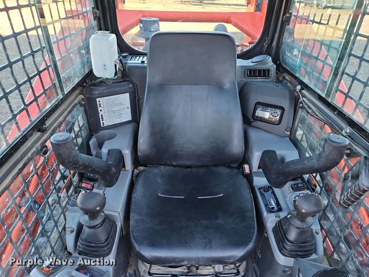 image for item LB9674 2022 Kubota SVL97-2  tracked skid steer loader