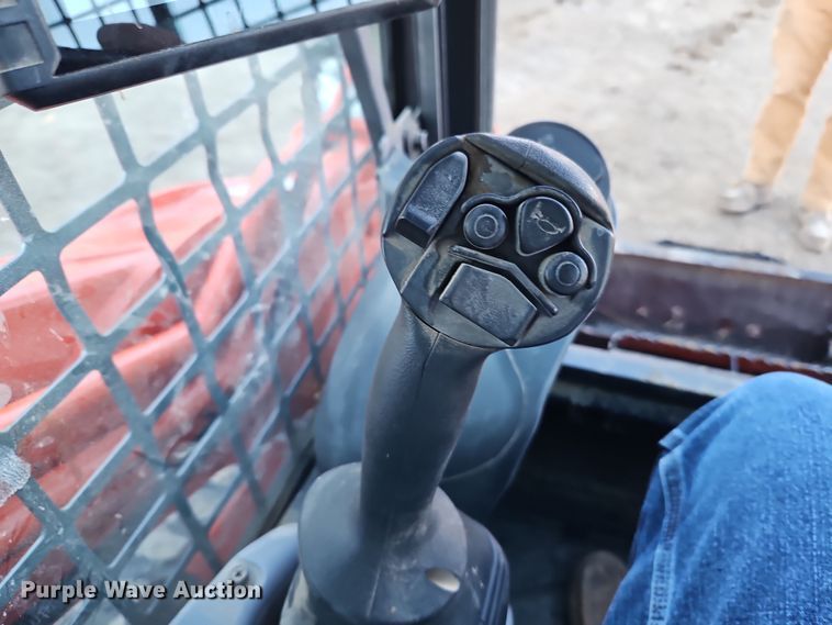 image for item LB9674 2022 Kubota SVL97-2  tracked skid steer loader