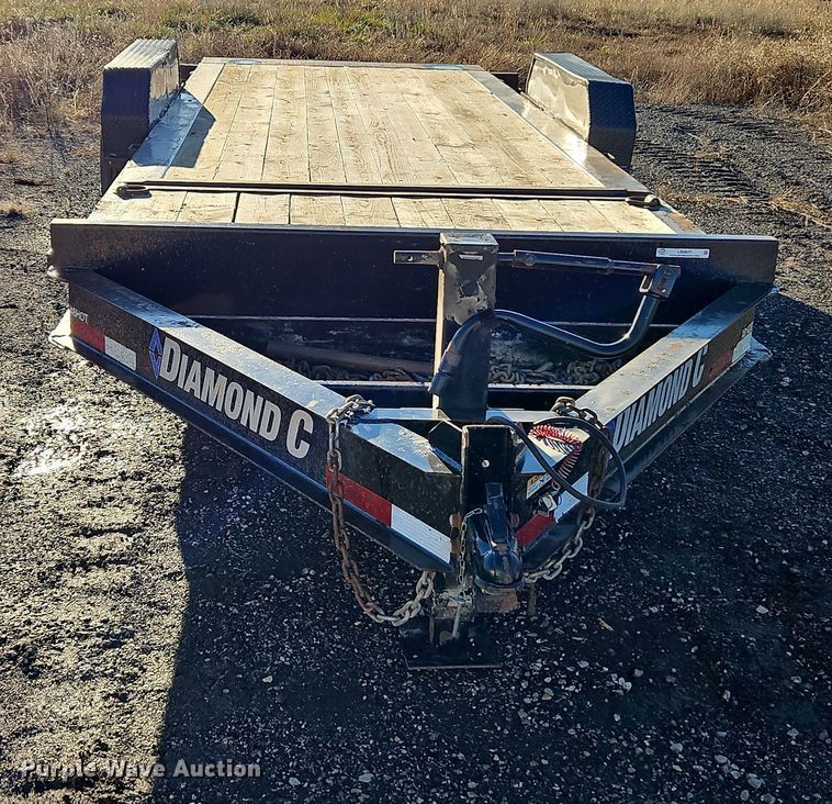 image for item LB9677 2018 Road Clipper Diamond C  tilt deck equipment trailer