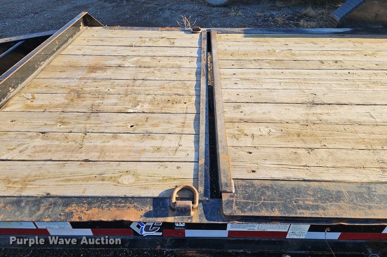 image for item LB9677 2018 Road Clipper Diamond C  tilt deck equipment trailer