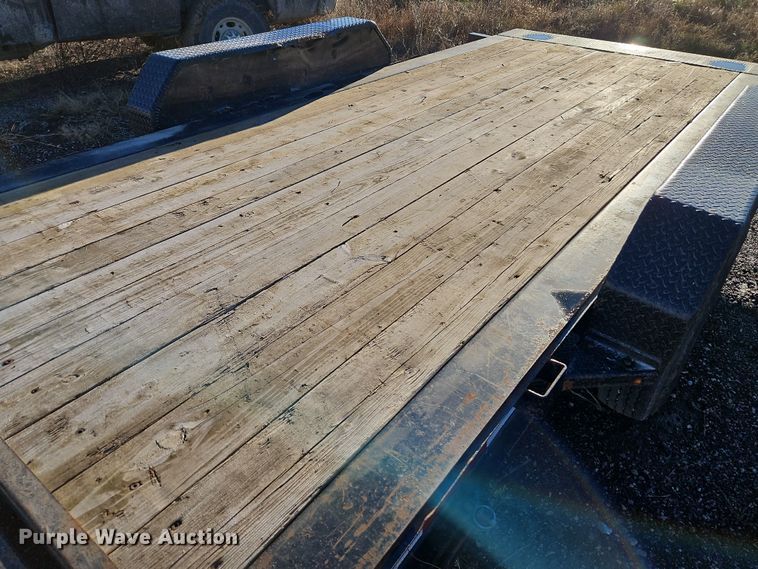 image for item LB9677 2018 Road Clipper Diamond C  tilt deck equipment trailer