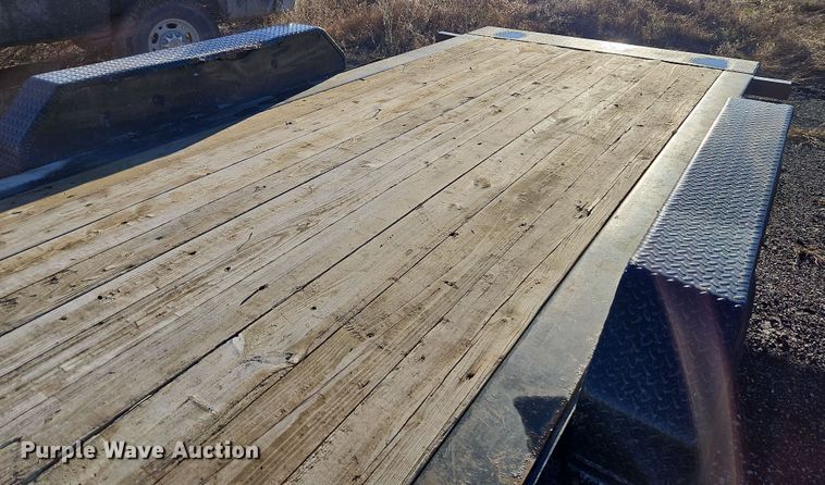 image for item LB9677 2018 Road Clipper Diamond C  tilt deck equipment trailer