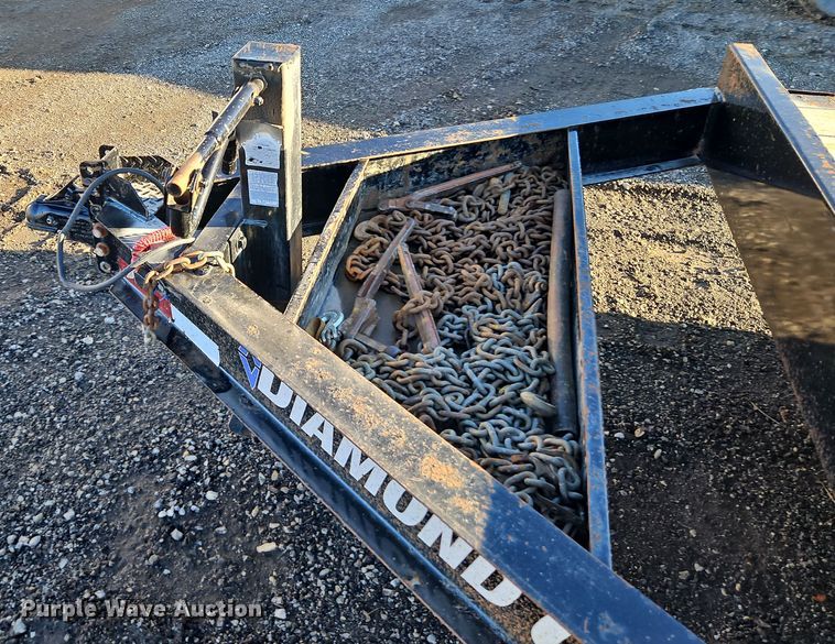 image for item LB9677 2018 Road Clipper Diamond C  tilt deck equipment trailer