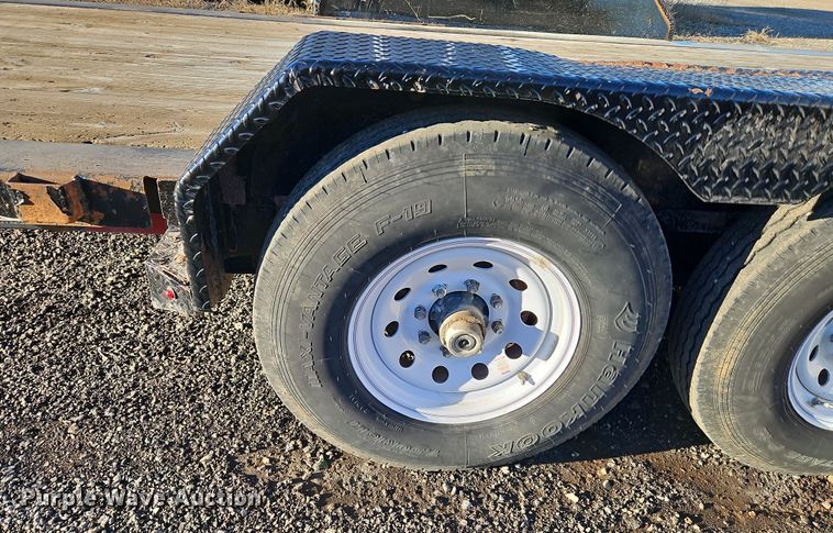 image for item LB9677 2018 Road Clipper Diamond C  tilt deck equipment trailer