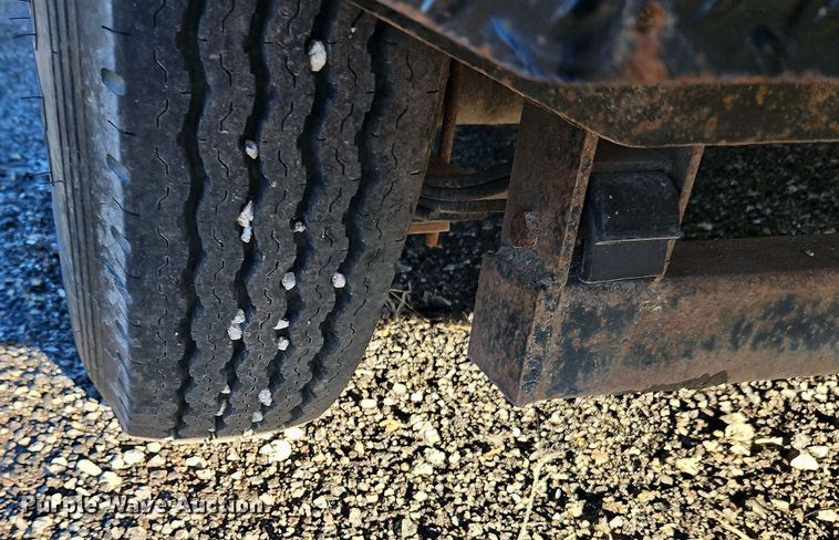 image for item LB9677 2018 Road Clipper Diamond C  tilt deck equipment trailer