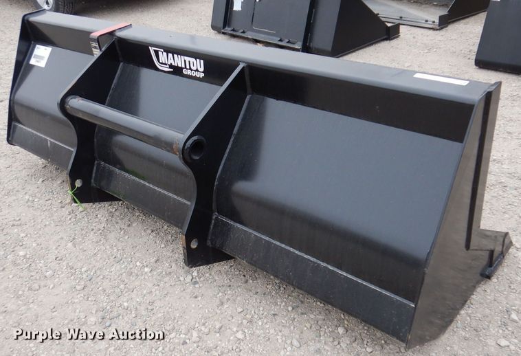 image for item LC9392 2022 Manitou 900  loader bucket