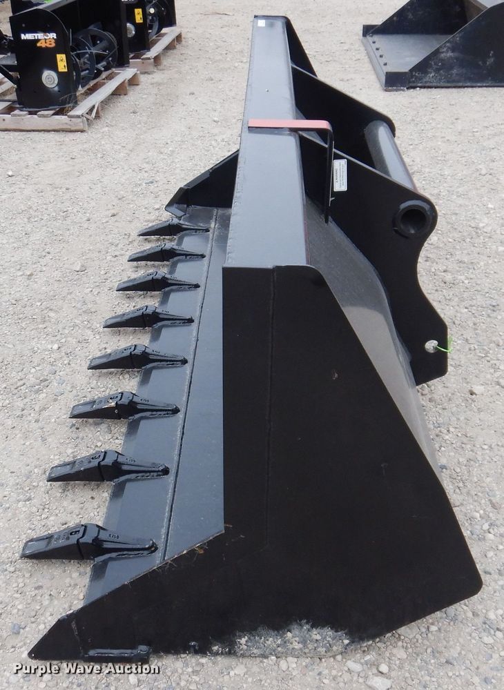 image for item LC9392 2022 Manitou 900  loader bucket