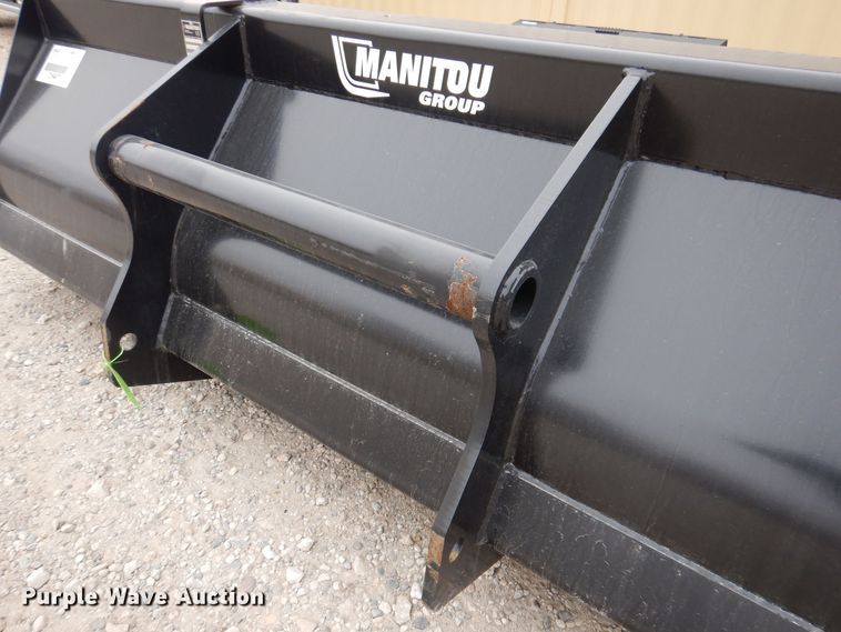 image for item LC9392 2022 Manitou 900  loader bucket