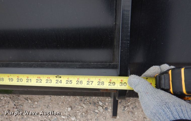 image for item LC9392 2022 Manitou 900  loader bucket