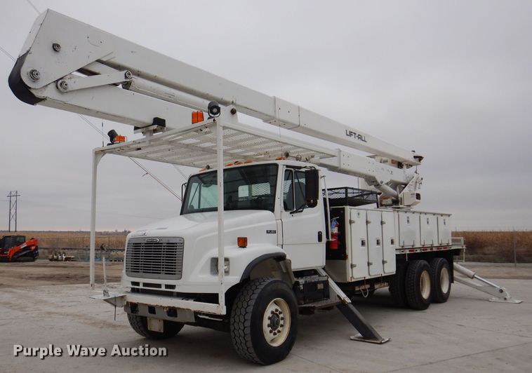 image for item LC9401 2003 Freightliner FL80  bucket truck